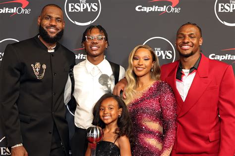 lebron james family and kids.